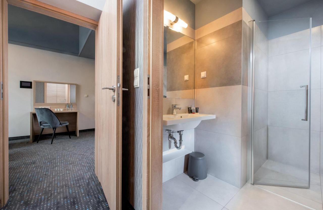Leonardo Boutique Hotel Krakow Old Town Ngoại thất bức ảnh